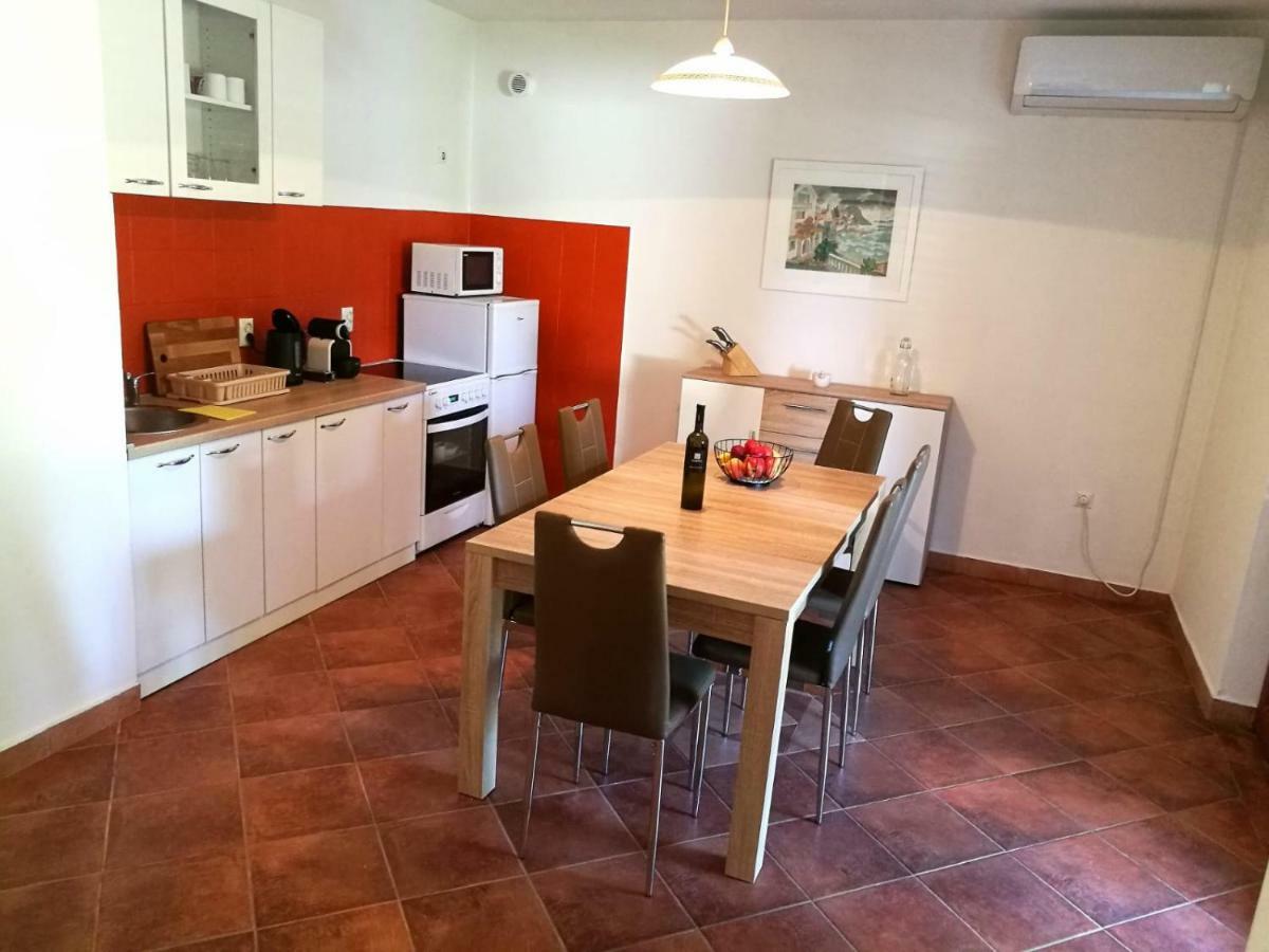 Apartamento Casa Val Madorso Peroj Exterior foto