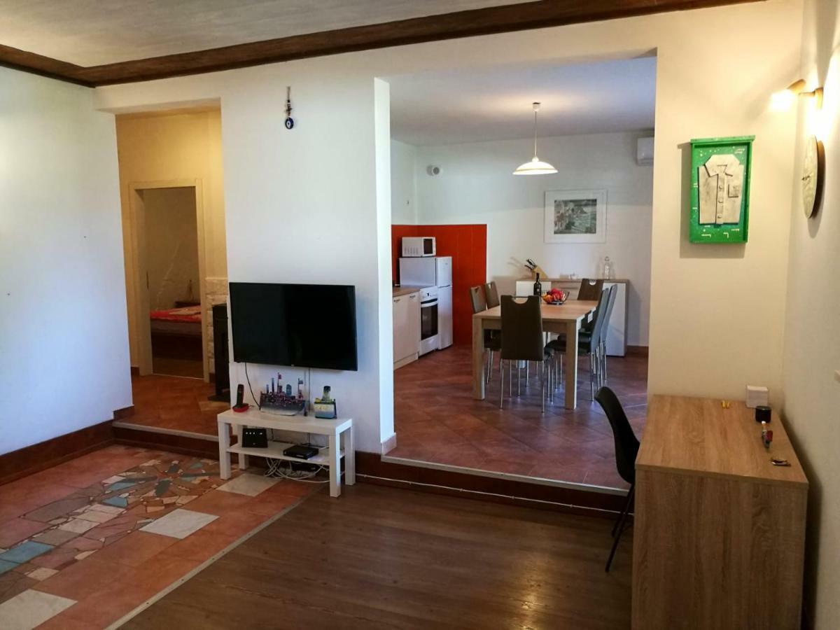 Apartamento Casa Val Madorso Peroj Exterior foto