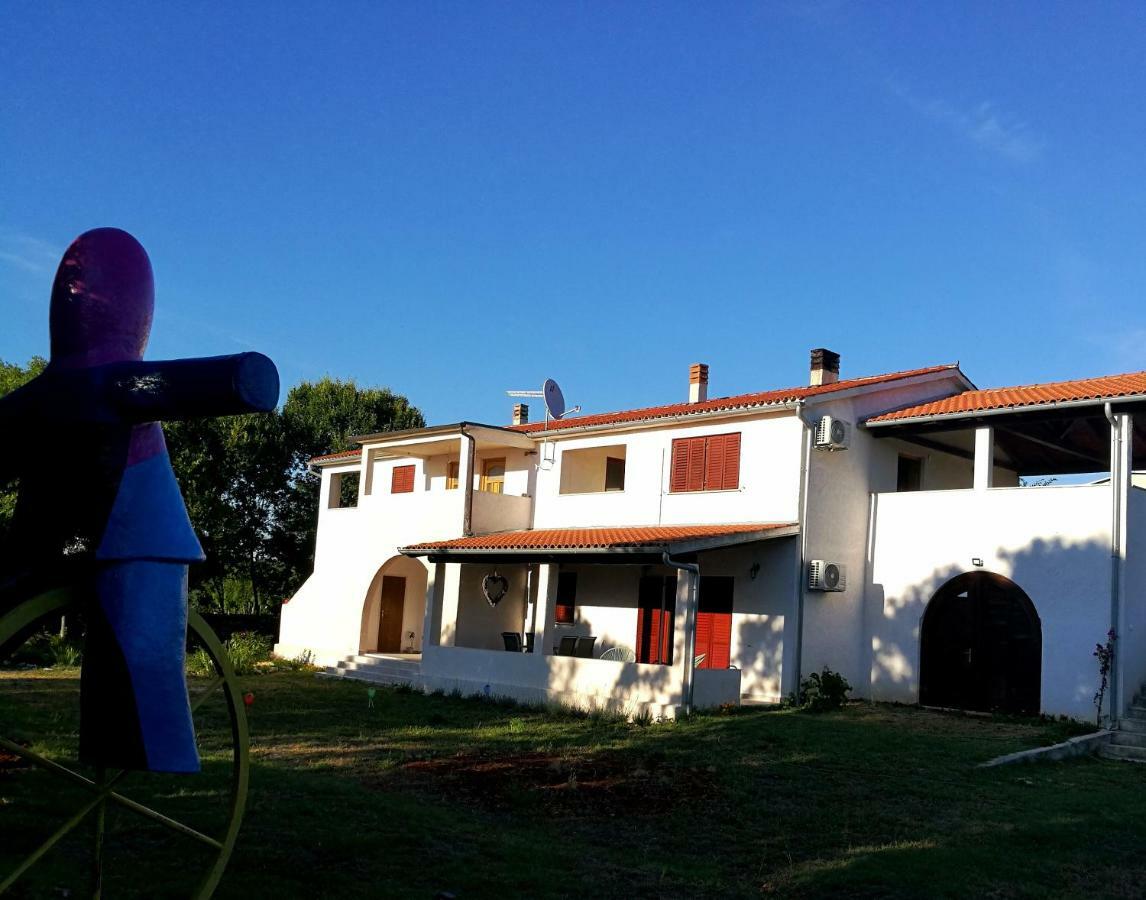 Apartamento Casa Val Madorso Peroj Exterior foto